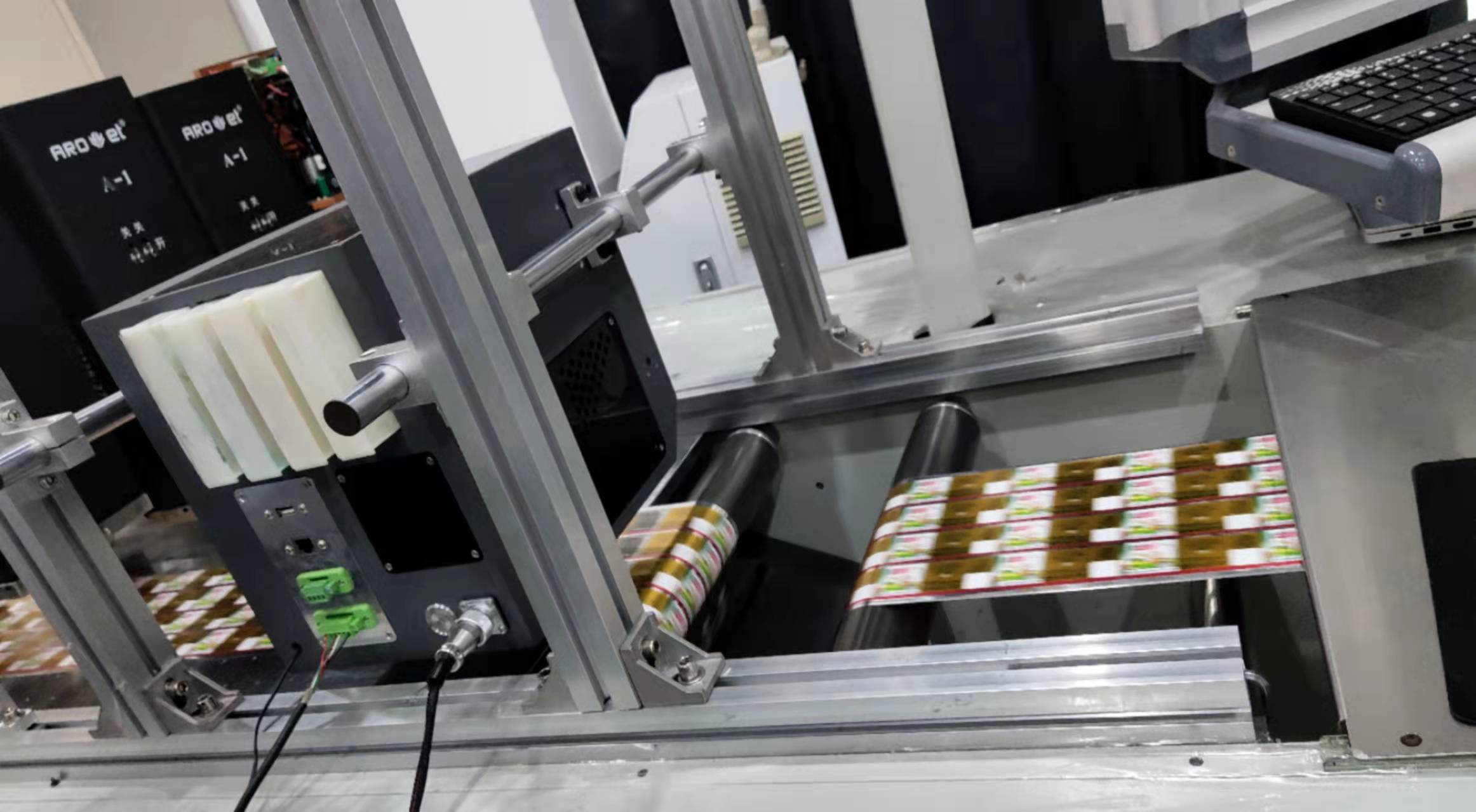 喷码知识：：喷码机是干什么的？